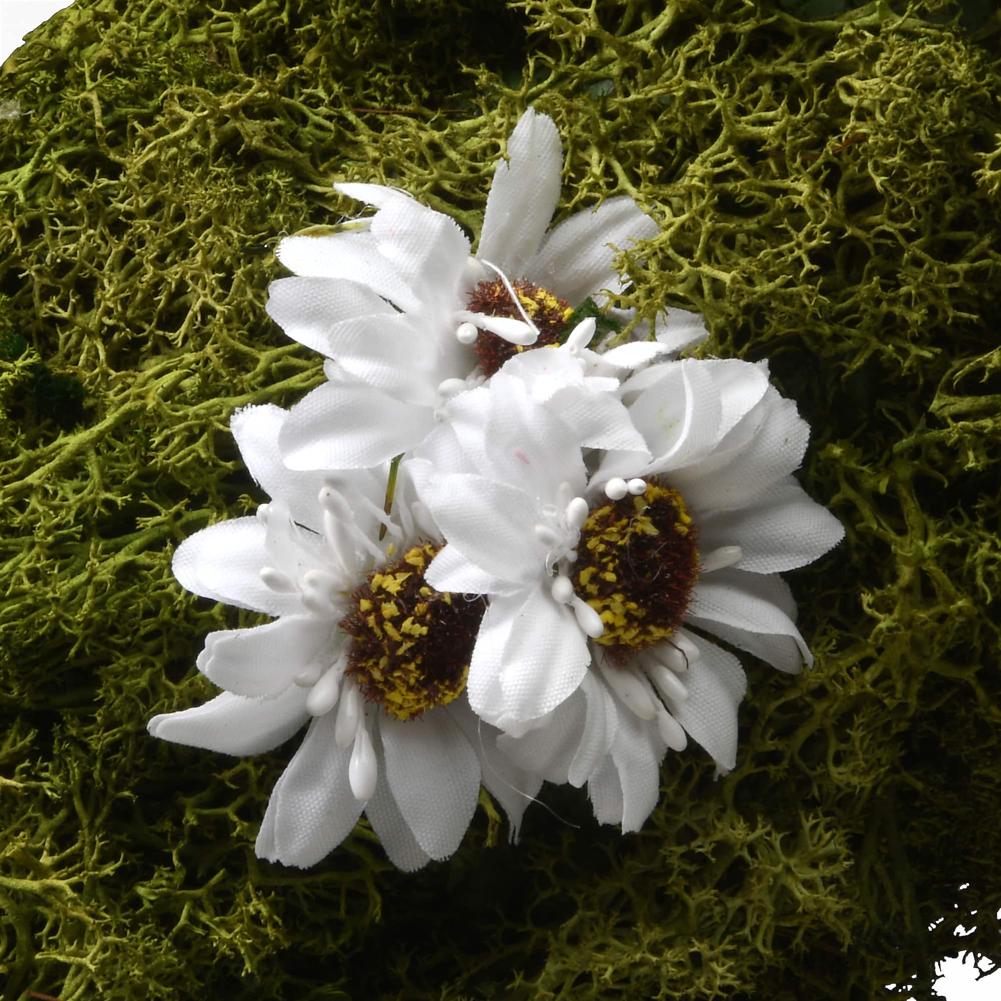 15" Wreath with Rabbits